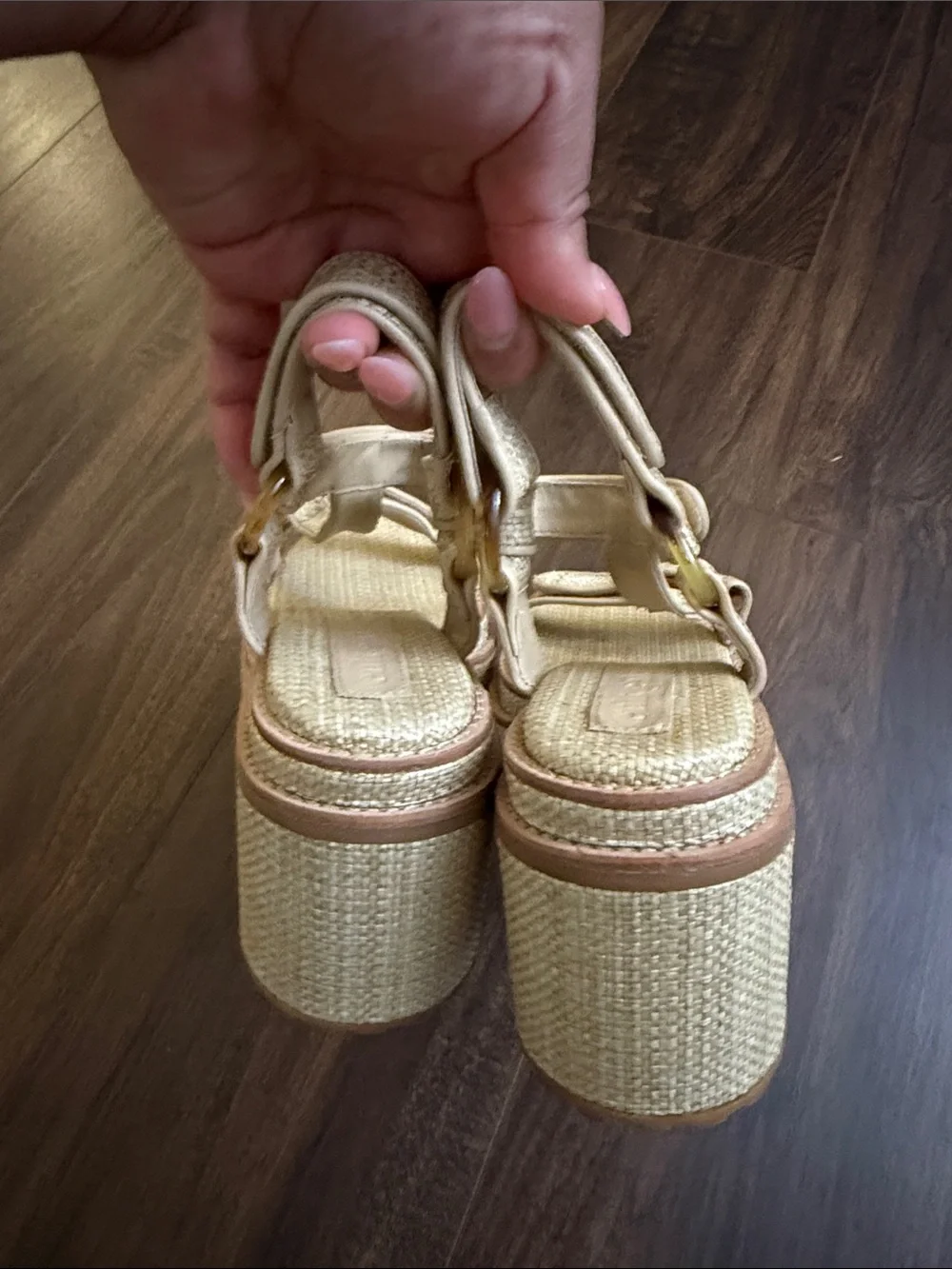 cult gaia sculpted platform